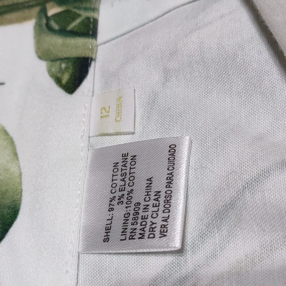 Gianni Bini "Eva" Palm Print Shorts - Picture 6 of 8